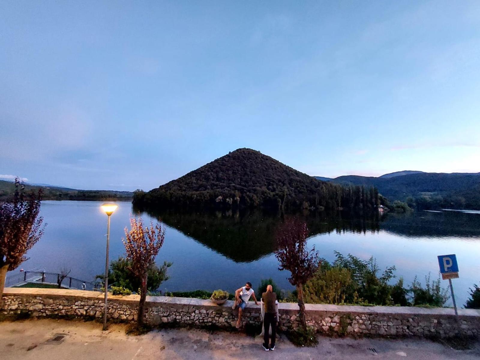 Le finestre sul lago Piediluco Extérieur photo